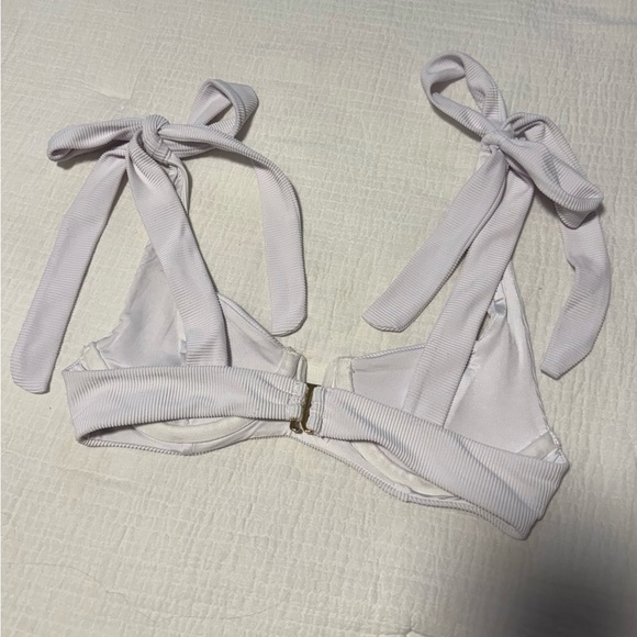 Beach riot Blaire swimsuit top with tie bows - Picture 5 of 5